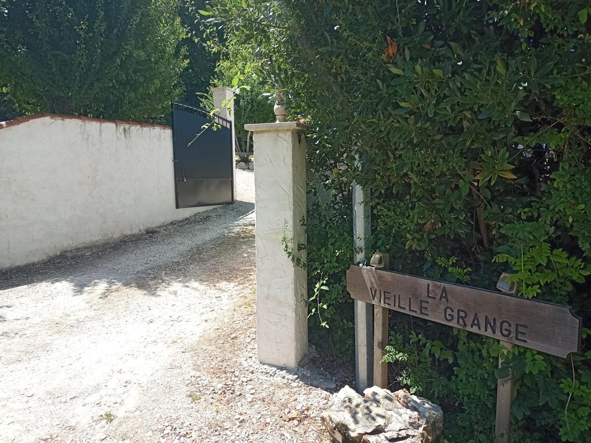La Vieille Grange - Saint-Privat-Des-Pres B&B 외부 사진